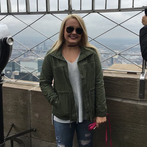 Meet your Posher, Jaycie - Picture 1 of 1